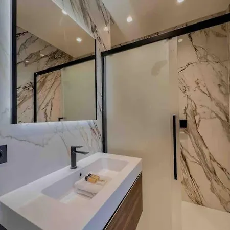 Daire - Luxury Straight La Croisette 6pers